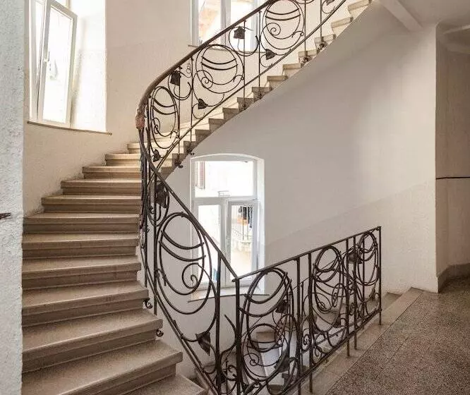 Villa Muenz Luxurious Residence