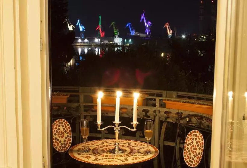 Villa Muenz Luxurious Residence