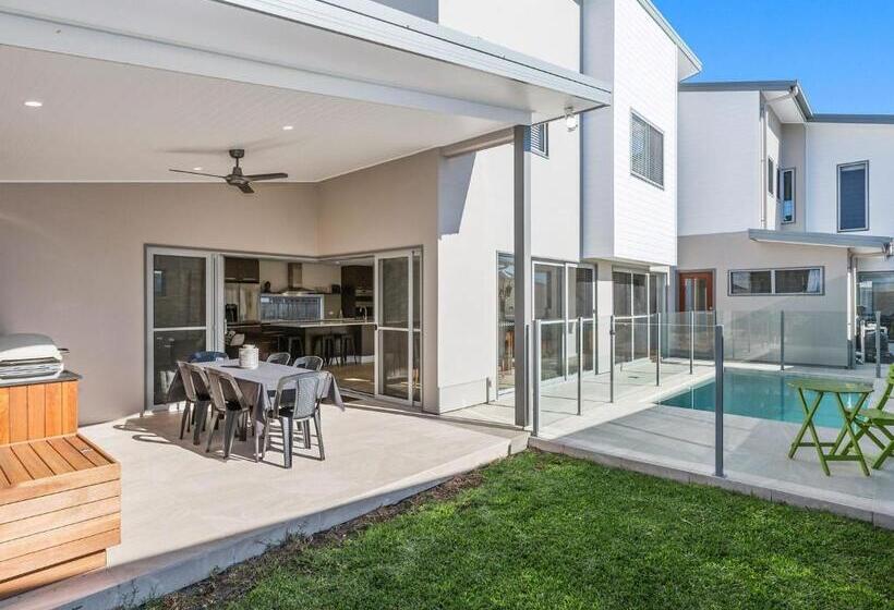 Pebbles At Casuarina Beach With Pool