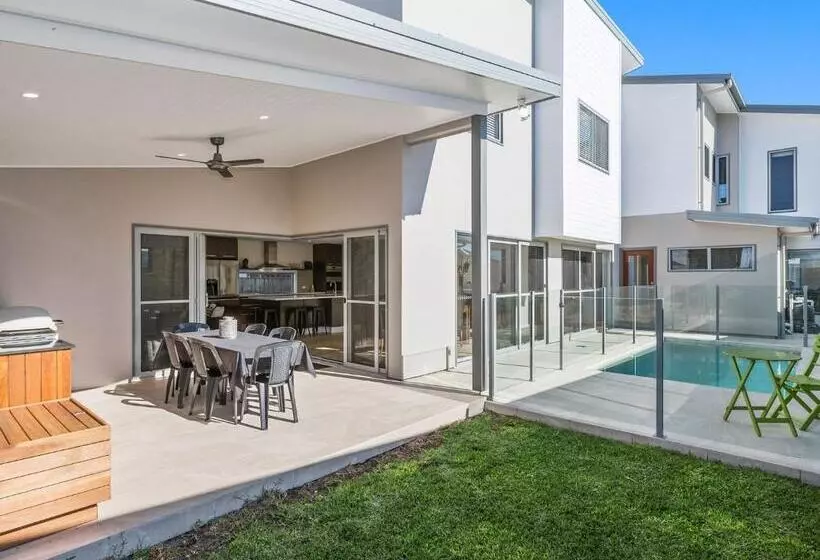 Pebbles At Casuarina Beach With Pool