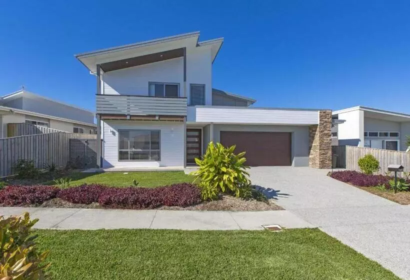 Pebbles At Casuarina Beach With Pool