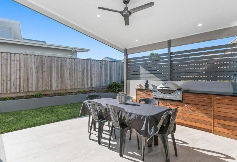 Pebbles At Casuarina Beach With Pool