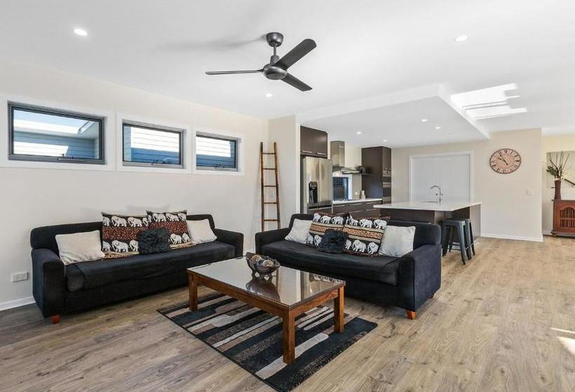 Pebbles At Casuarina Beach With Pool