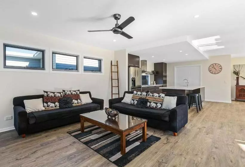 Pebbles At Casuarina Beach With Pool