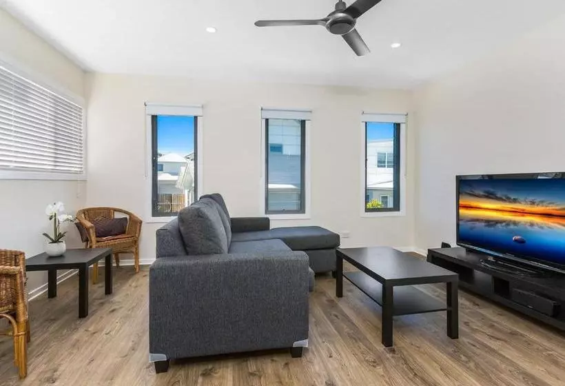 Pebbles At Casuarina Beach With Pool