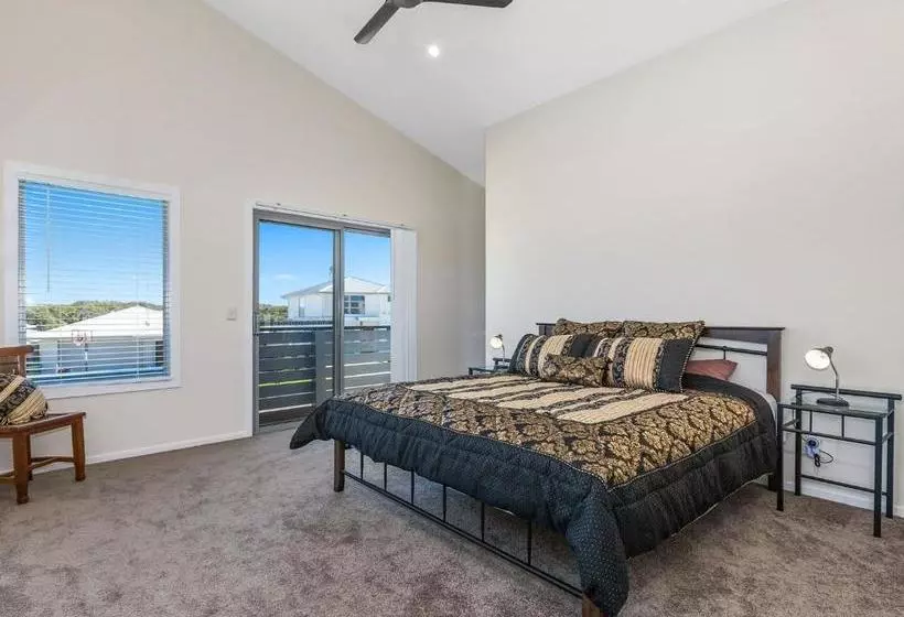 Pebbles At Casuarina Beach With Pool