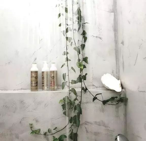 Aretousa Deluxe Downtown Apartment