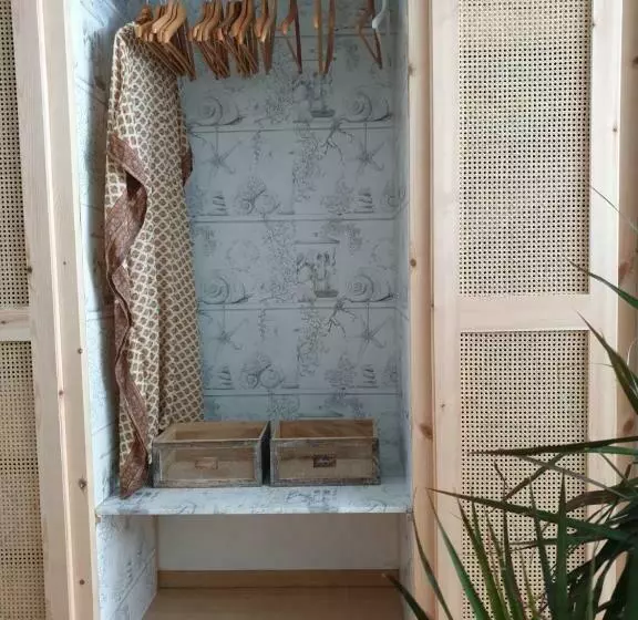 Aretousa Deluxe Downtown Apartment