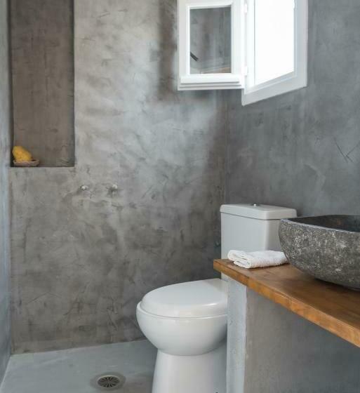 Aretousa Deluxe Downtown Apartment