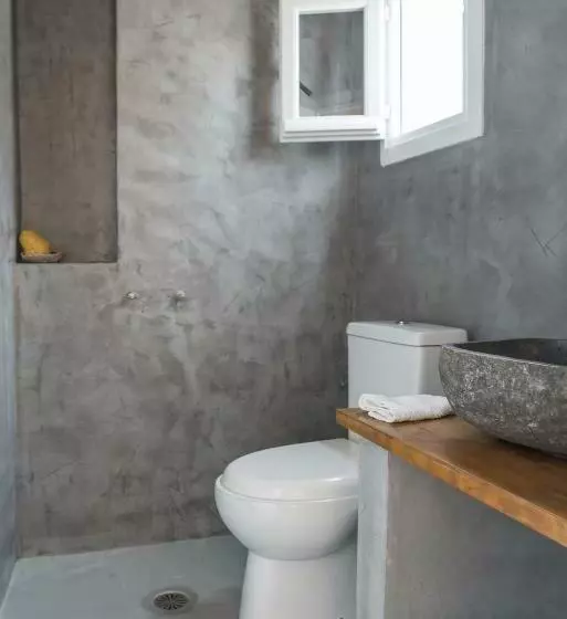 Aretousa Deluxe Downtown Apartment