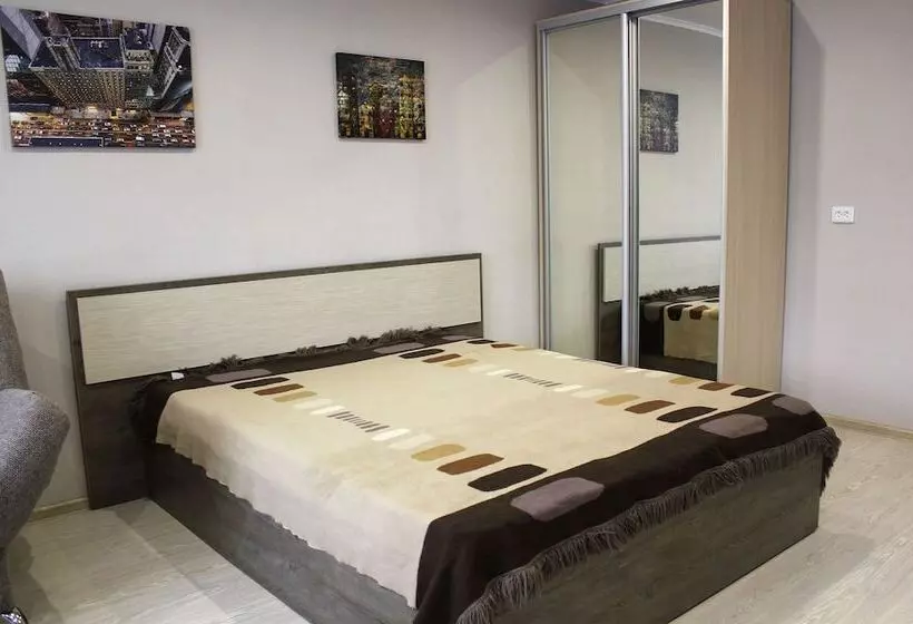 Dobrye Sutki Apartment On Krasnoarmeyska