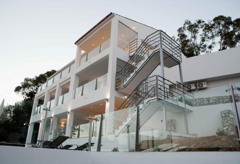 Luxury Villa With Heated Pool For 12 To 14 People