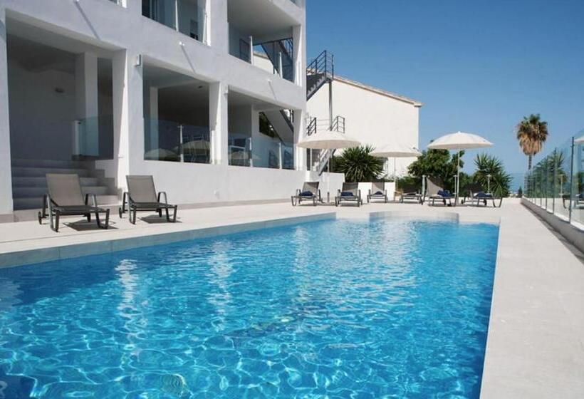 Luxury Villa With Heated Pool For 12 To 14 People