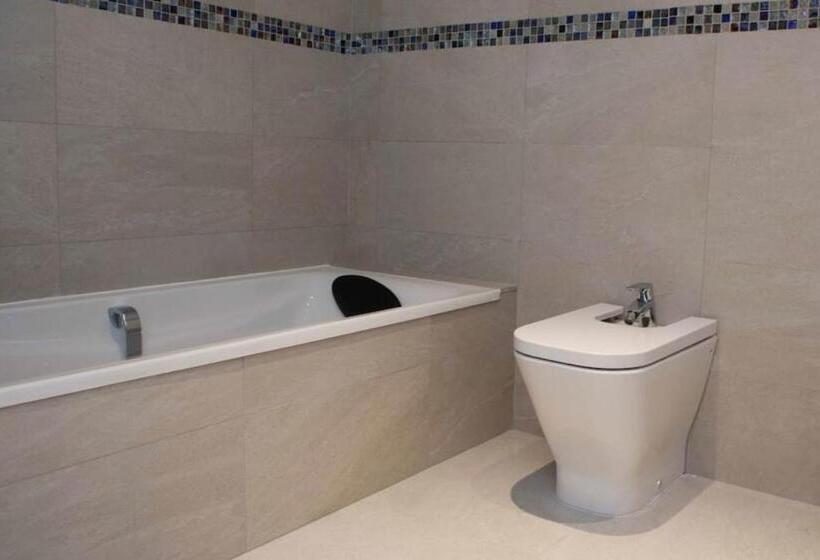 Luxury Villa With Heated Pool For 12 To 14 People