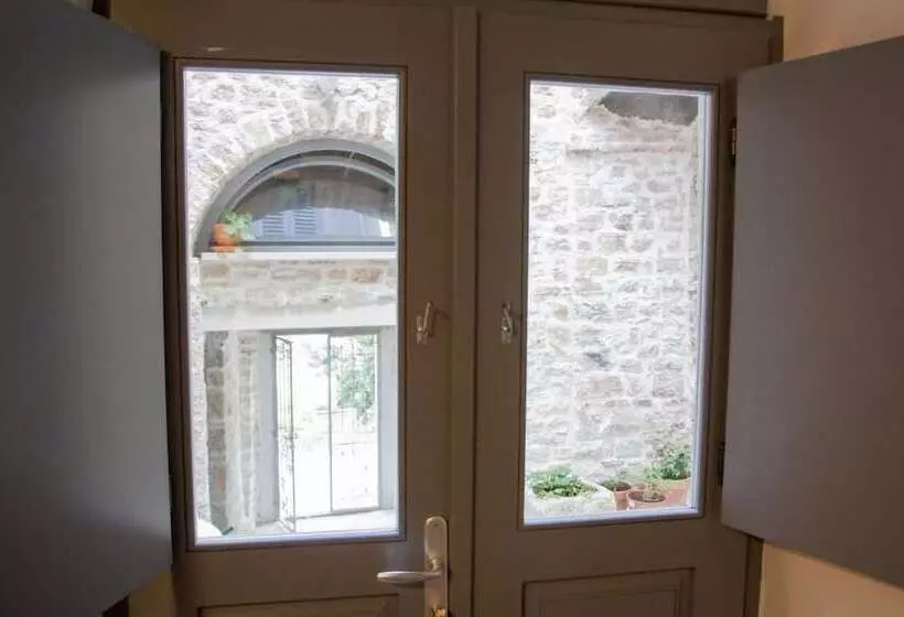 ペンション Houses Of Motovun