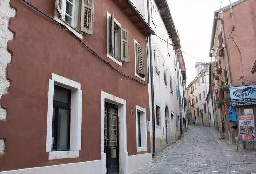 ペンション Houses Of Motovun