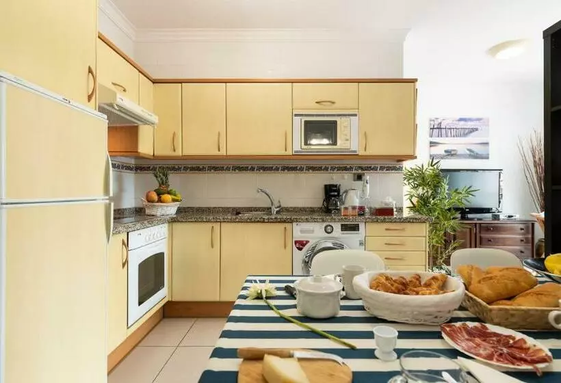 Teresita La Fuente   Puerto De Mogan