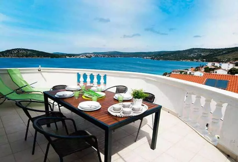 Villa Mona