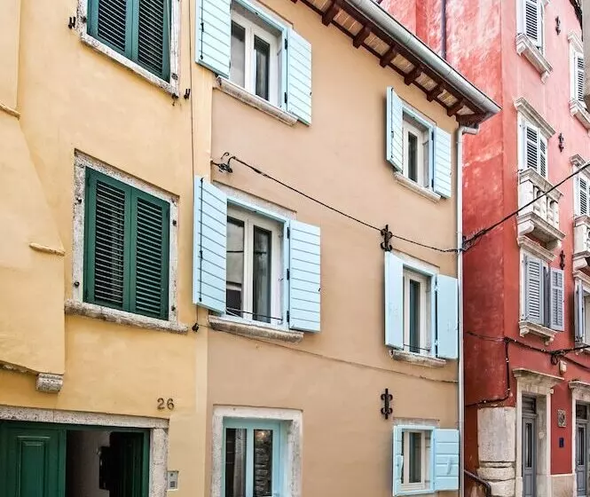 Apartments Casa Roccia Bianca