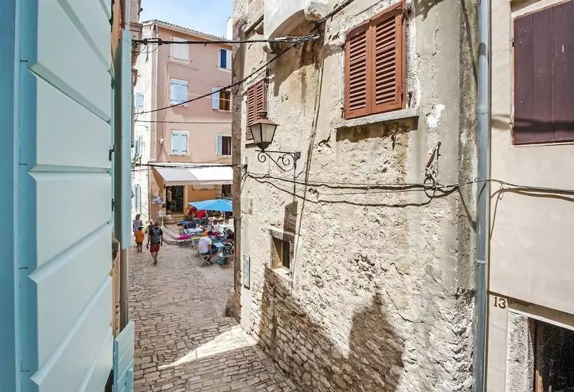 Apartments Casa Roccia Bianca