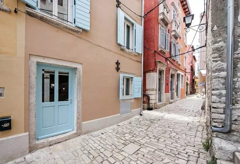 Apartments Casa Roccia Bianca