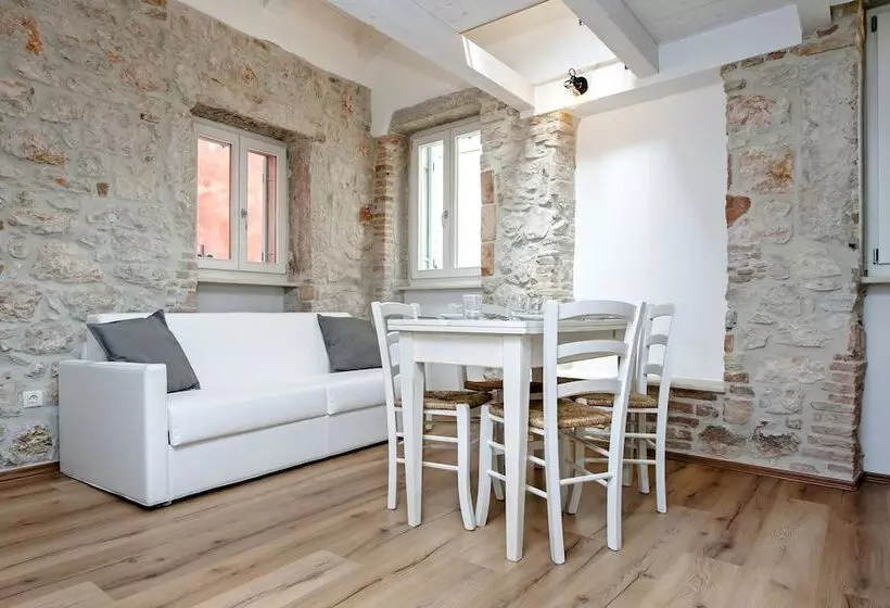 Apartments Casa Roccia Bianca