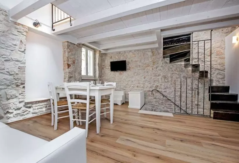 Apartments Casa Roccia Bianca