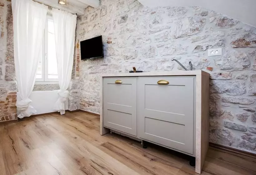 Apartments Casa Roccia Bianca