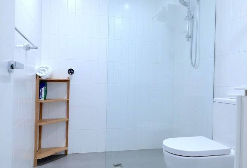 Brand New Stunning Home With Garden