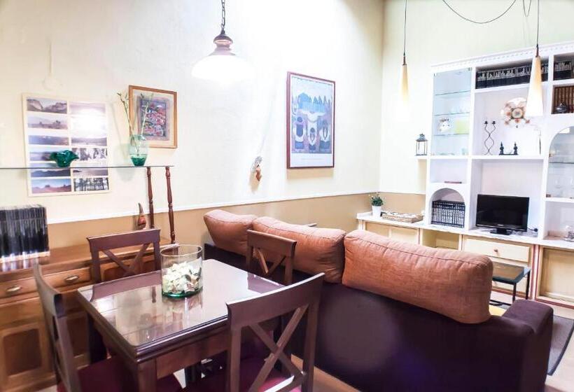 Corral De La O Triana Apartment By Valcambre