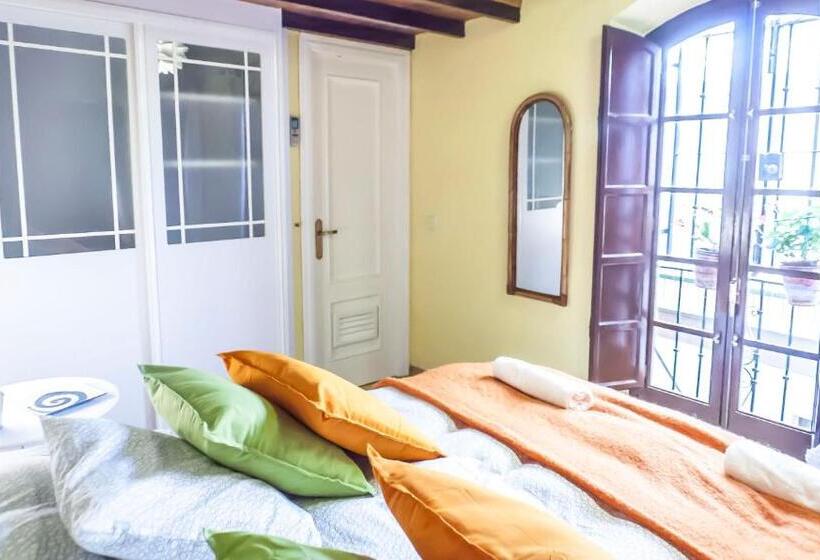 Corral De La O Triana Apartment By Valcambre