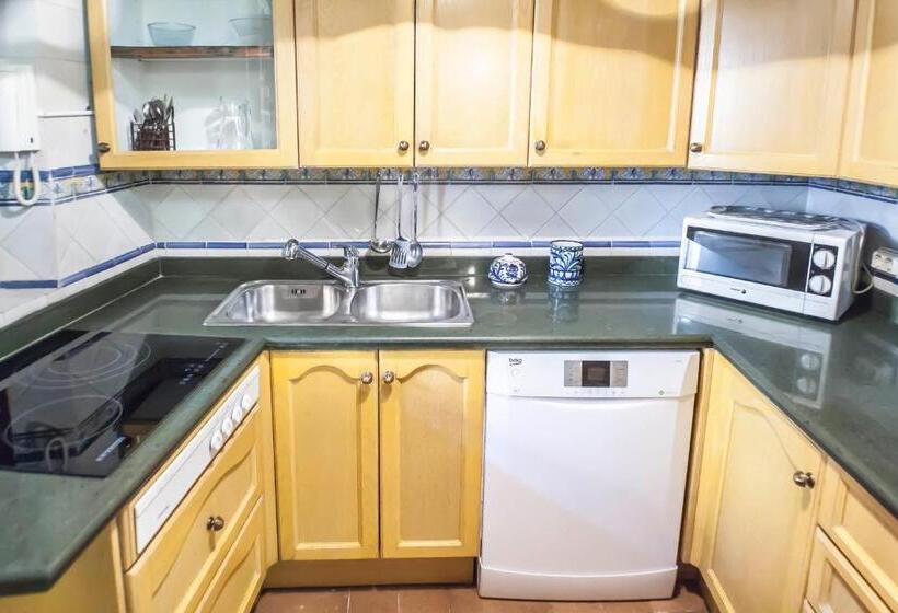 Corral De La O Triana Apartment By Valcambre