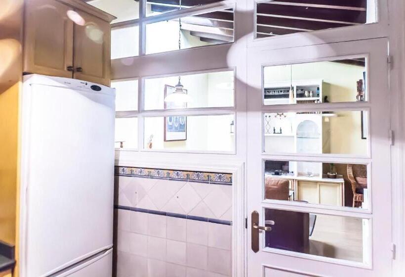 Corral De La O Triana Apartment By Valcambre