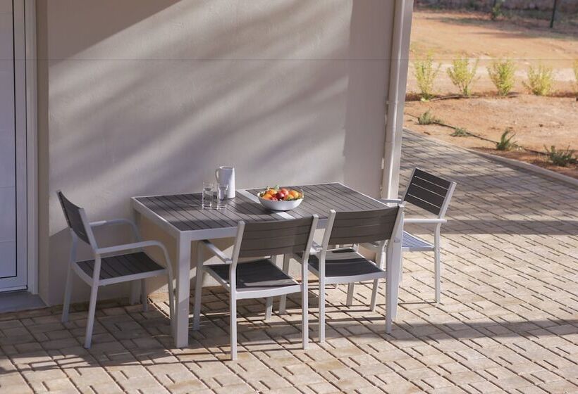 Nikis Dream Comfy Apartments