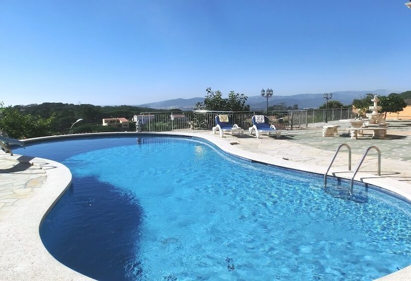 104648    Villa In Blanes