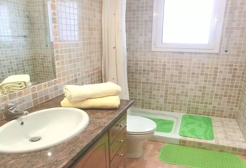 104648    Villa In Blanes