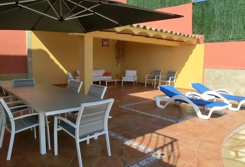 104648    Villa In Blanes