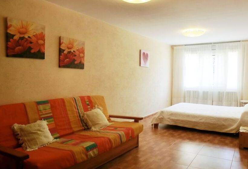 104648    Villa In Blanes