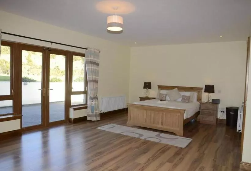 Majatalo Templeview Lodge