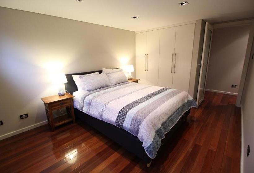 Sunny 3 Bedroom Apartment In Sandy Bay