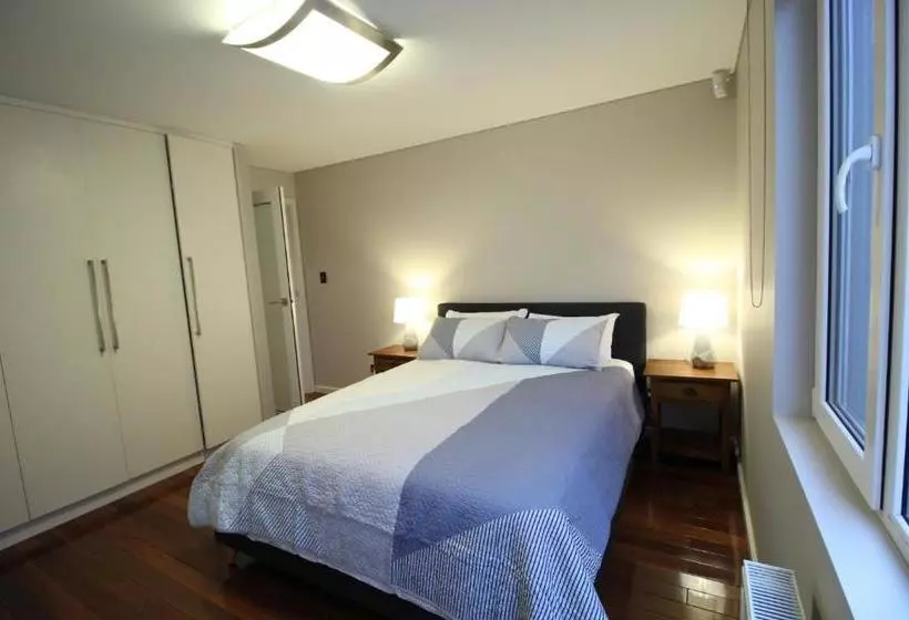 Sunny 3 Bedroom Apartment In Sandy Bay