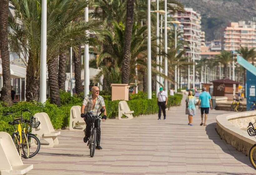 ático Dúplex En Urbanización Familiar