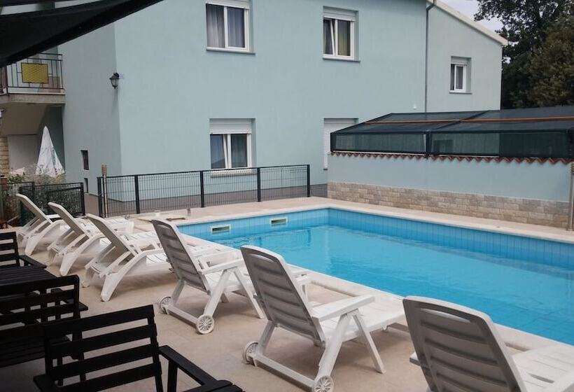 Apartments Tanja 100