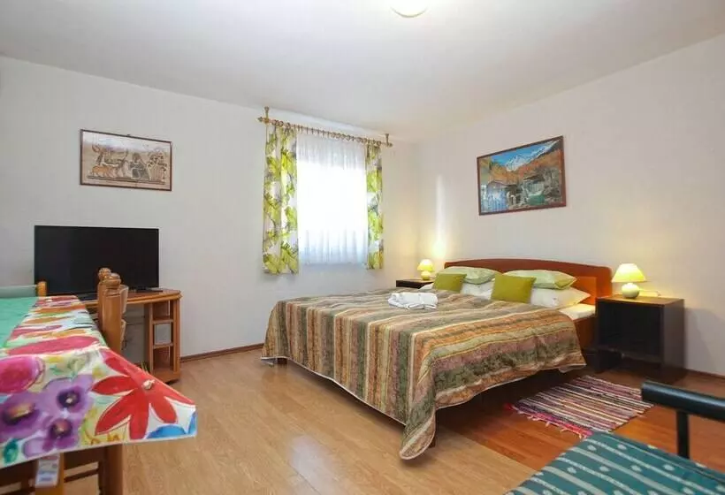 Apartments Selma 1227