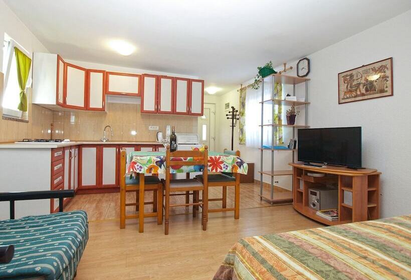 Apartments Selma 1227