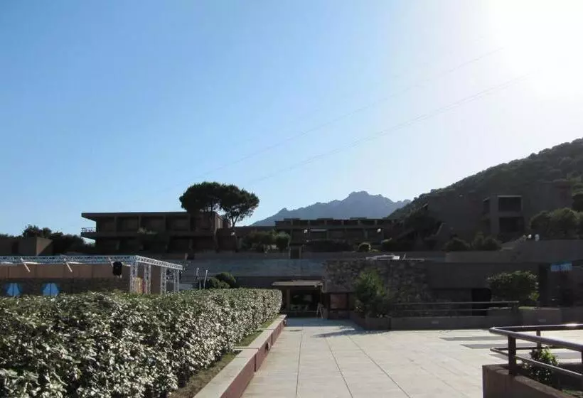 Hostelli Centro Vacanze Cugnana Verde