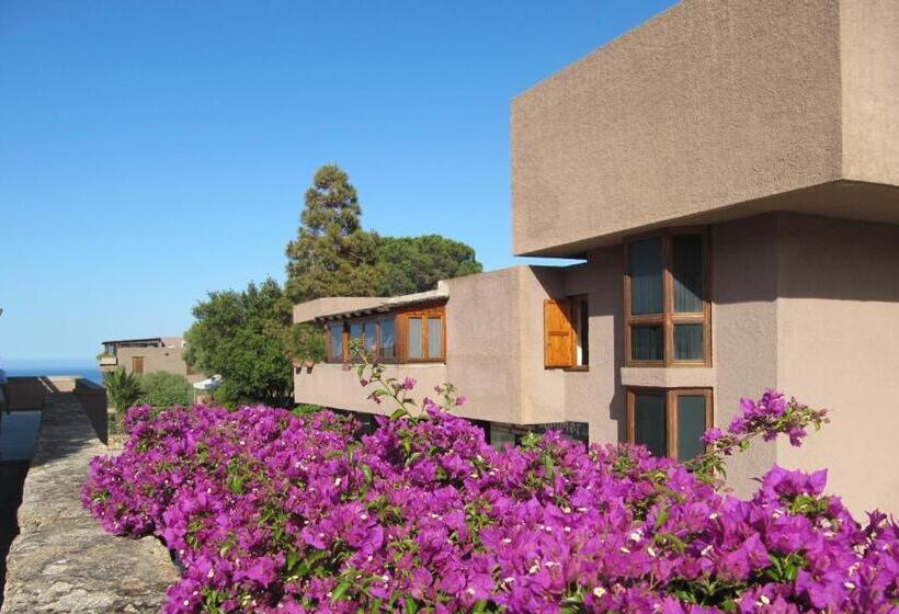 簡易ホテル Centro Vacanze Cugnana Verde