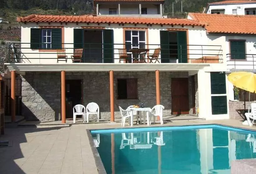 Traditional Madeira Cottage   Etc Madeira