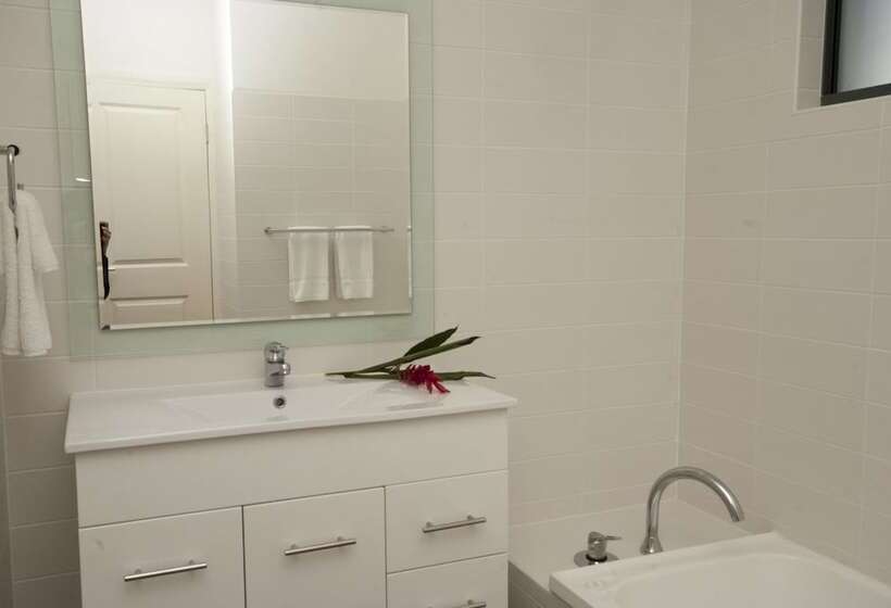 Woodville Beach Townhouse 5