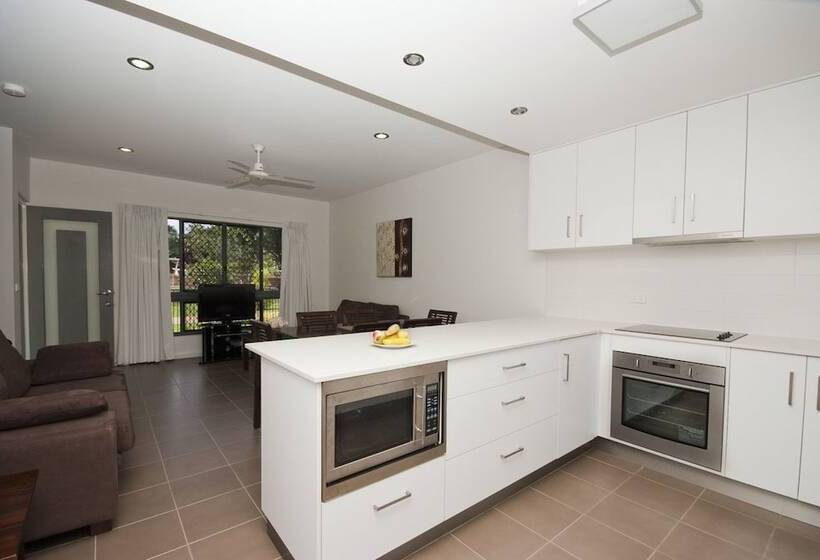 Woodville Beach Townhouse 5